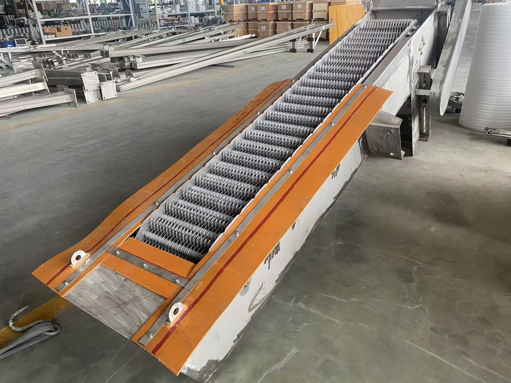 回轉(zhuǎn)型粗格柵除污機(jī)