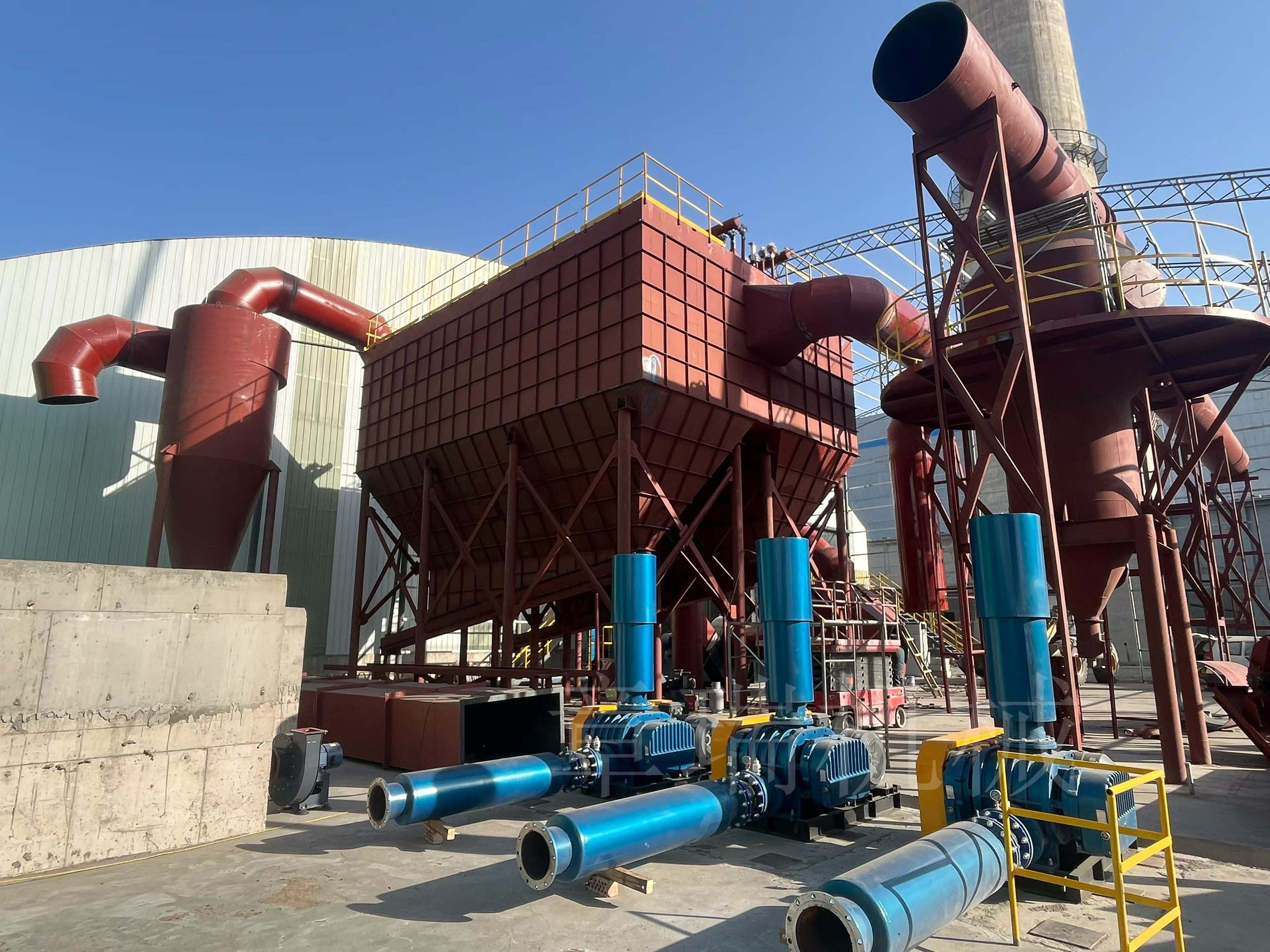 3台250型粉体物料气力输送罗茨风机安装现场