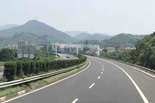 44公里高速公路，“吃掉”300萬噸各種固廢，涉及8個(gè)種類