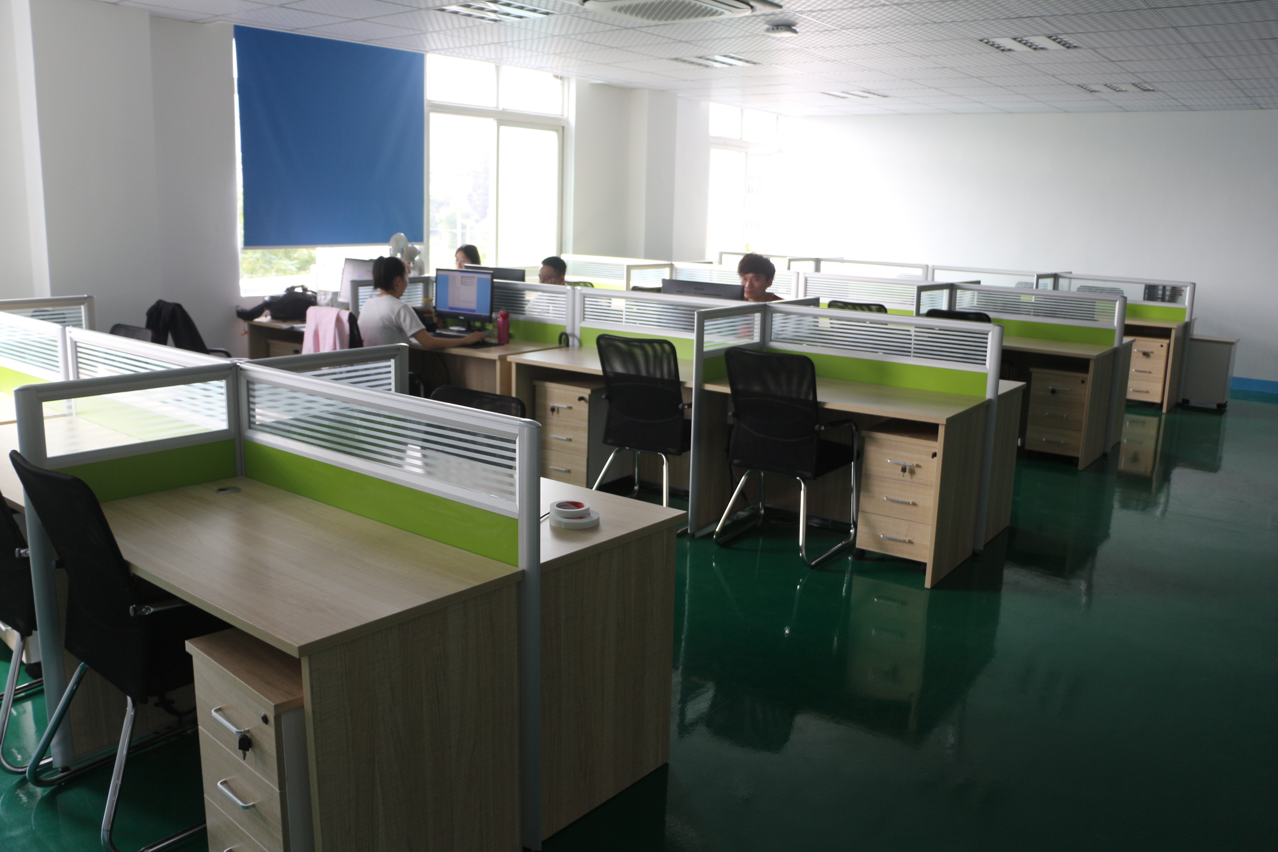 办公室防爆空调异味与健康隐患